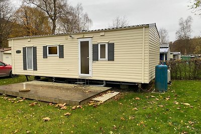 Wohnwagen in Erezée auf einem Campingplatz mi...