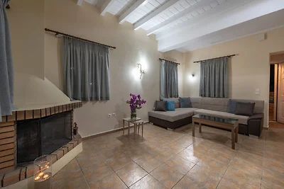 Spaziosa villa con piscina privata a Romiri
