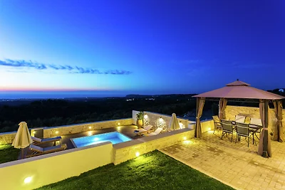 Villa in Arkadi mit Pool & Meer in der Nähe