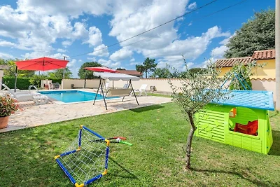 Legovich avec piscine privée