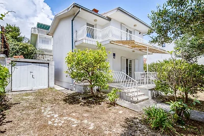 Villa a Sabbioncello vicino a Seabeach