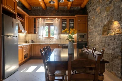 Charmante Familienvilla mit Pool in Koxare