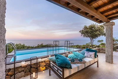 Luxe villa met zwembad op Sardinië