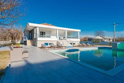 Casa vacanze a Galovac con piscina