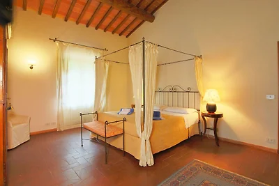 Pittoresca villa con piscina a Sinalunga