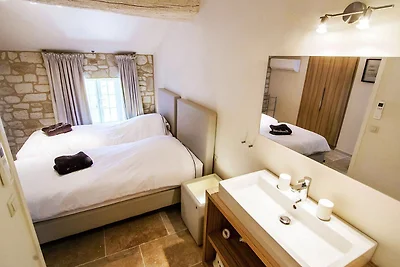 Charmante Wohnung in que mit Jacuzzi