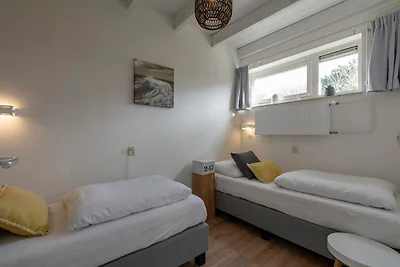 Bungalow in Sint Maartenszee am Strand