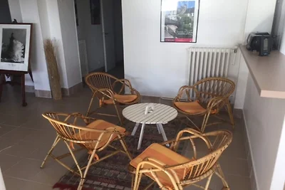 Wohnung und Blick auf den Privatstrand.
