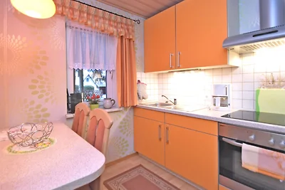 Vintage-Ferienhaus mit Terrasse in Trieb