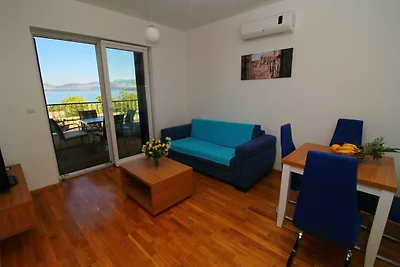 Apartments Kula - One-Bedroom Apartment with ...