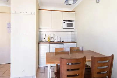 Marineblaue Residenz mit zwei Zimmern