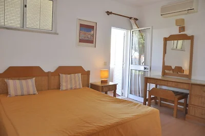 Moderne Villa in Vilamoura mit Grill