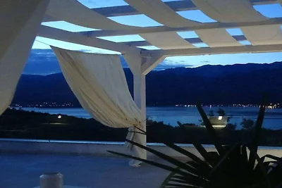 Ferienhaus in Vinjerac mit Schwimmbecken