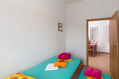 Gemütliche Villa in Kolocep mit Garten