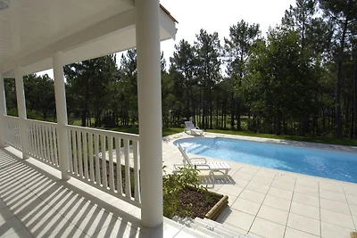 Villa mit Schwimmbad in der Nähe von...