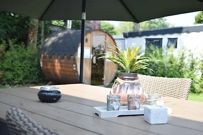Chalet mit Sauna in der Nähe der Veluwe