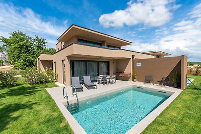 Luxushaus mit Terrasse und privatem Pool