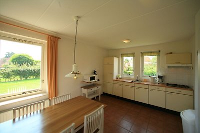 Freistehendes Ferienhaus mit Mikrowelle, umge...