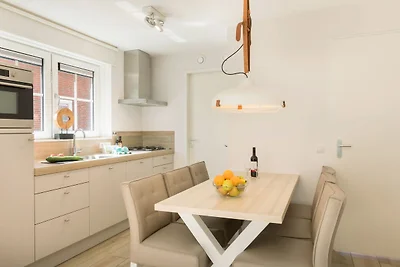 Stattliche Luxusvilla mit 3 Badezimmern, 1 km...