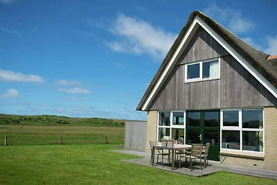 Strohgedeckte Villa mit 2 Bädern, 1,5 km vom...