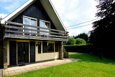 Vrijstaande, rustig gelegen woning met ruime...