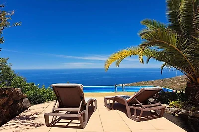 Ferienhaus in Tijarafe mit Schwimmbecken