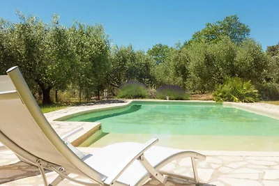 Spaziosa villa per 6 persone con piscina