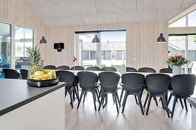 18 Personen Ferienhaus in Grenaa