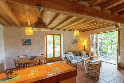 Bella casa vacanze con piscina in Ardèche