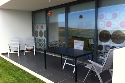 Villa moderna con bella vista, situato su un ...