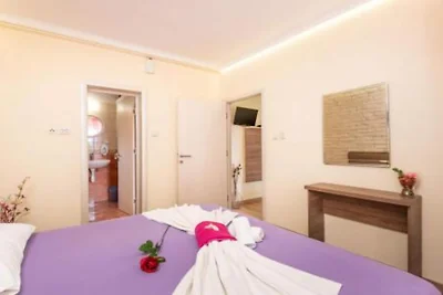 Villa Goldfield - Classic One Bedroom Apartme...