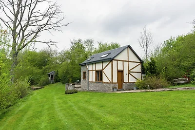 Sonniges Cottage am Waldrand in Awenne