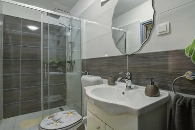 Apartments Luka & Leona - Two Bedroom Apartme...