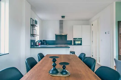 Villa sull'acqua sostenibile con...