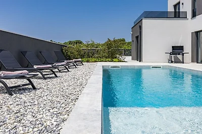 Villa in Medulin mit Schwimmbecken