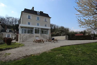 Traditionelles Schloss in Bar-sur-Seine