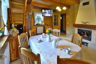 Ferienhaus am See, privater Garten, Oswino