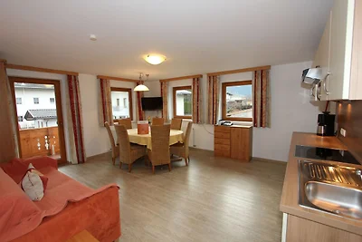 Stilvolles Appartement in Uderns mit Balkon