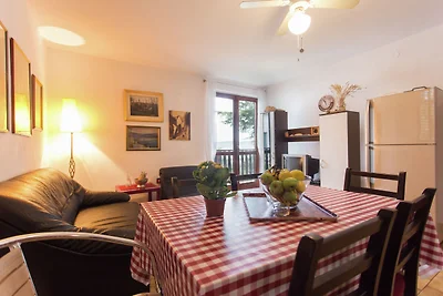 Wohnung in Seline mit Garten