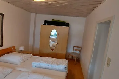 Bungalow in Niesgrau mit Schwimmbecken