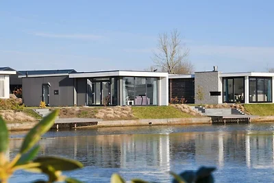 Pavilion Waterfront 4