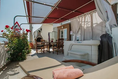 Lussuosa casa vacanze ad Arbanija con vasca...