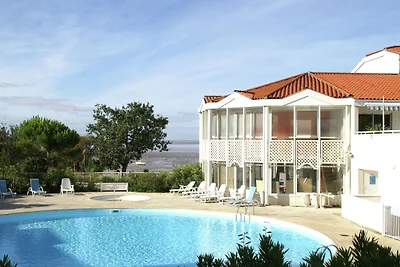 Wohnung mit Blick auf das Meer oder den Pool