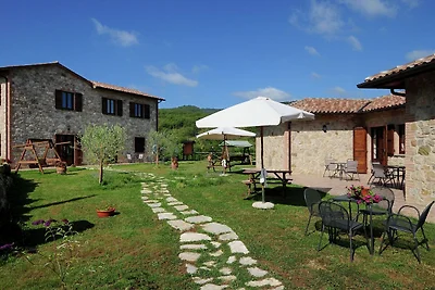 Bella casa colonica a Passignano con piscina