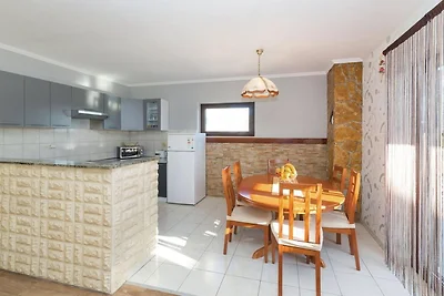 Cozy Nook Apartment Kastel Stari - Three Bedr...