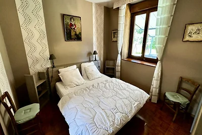 Haus in Mont-Dore mit Bergblick