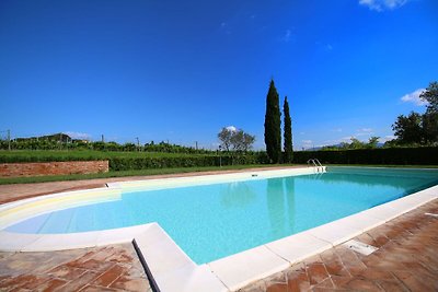 Schönes Bauernhaus mit Pool bei Montepulciano