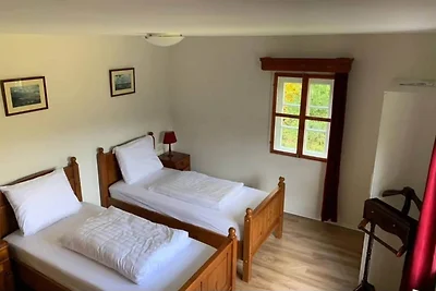 Charming Apartment with Mountain Views in Nor...