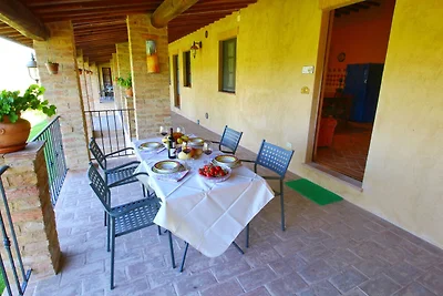 Agriturismo di lusso con piscina a Montalcino