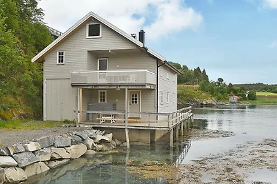 8 Personen Ferienhaus in Lesund